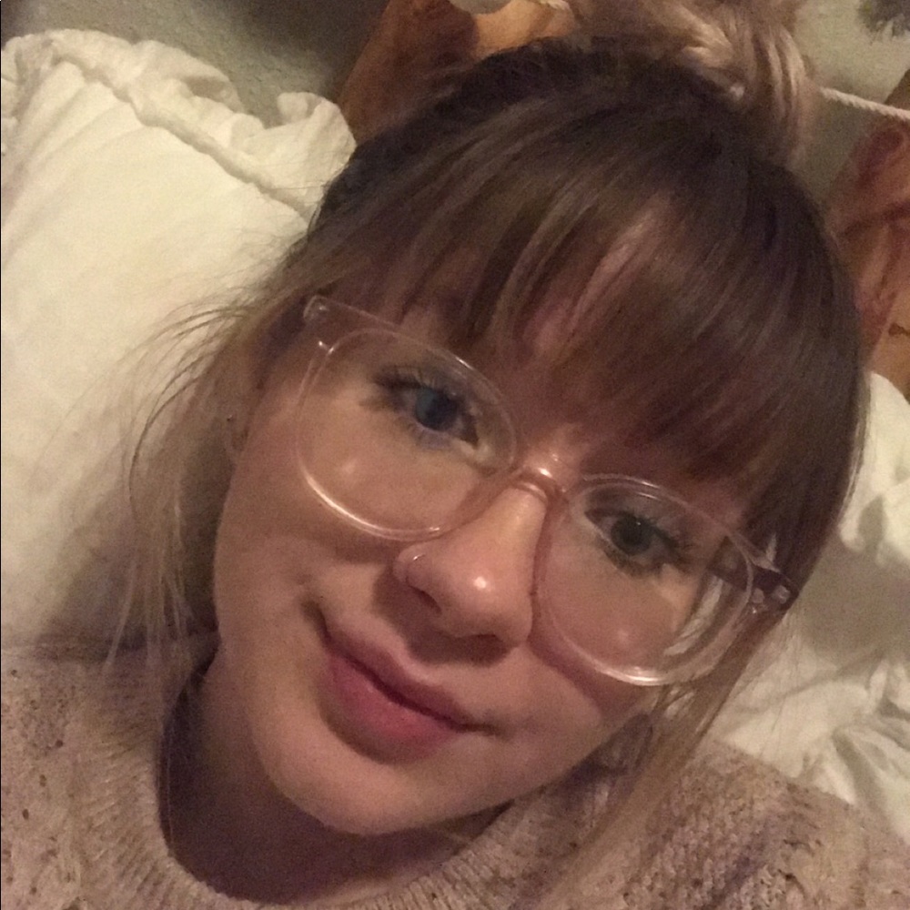 Meet your Posher, Emma